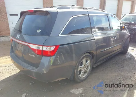 2013 Honda Odyssey Touring/Touring Elite z USA, uszkodzony, nr VIN 5FNRL5H93DB066984